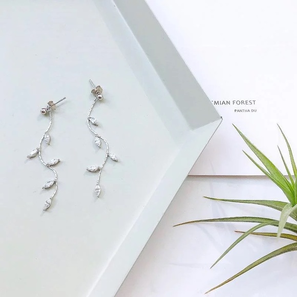 Leafy Collection Clear Crystal Hoop Drop Dangle Pin Earrings - Picture 4 of 13